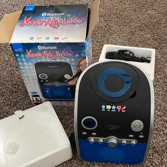 iLive Karaoke System with Bluetooth Technology like new; opened box. - Picture 9 of 13